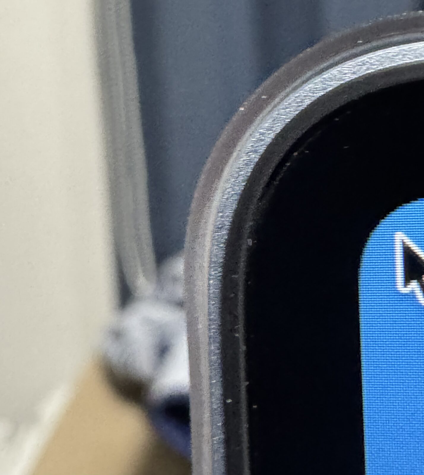 装着した状態。クリアなのでスカイブルーが見えます