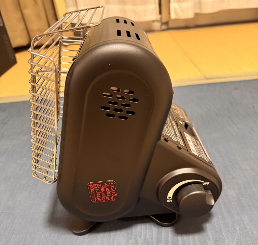 マイ暖miniを操作つまみのある側面から見たところ