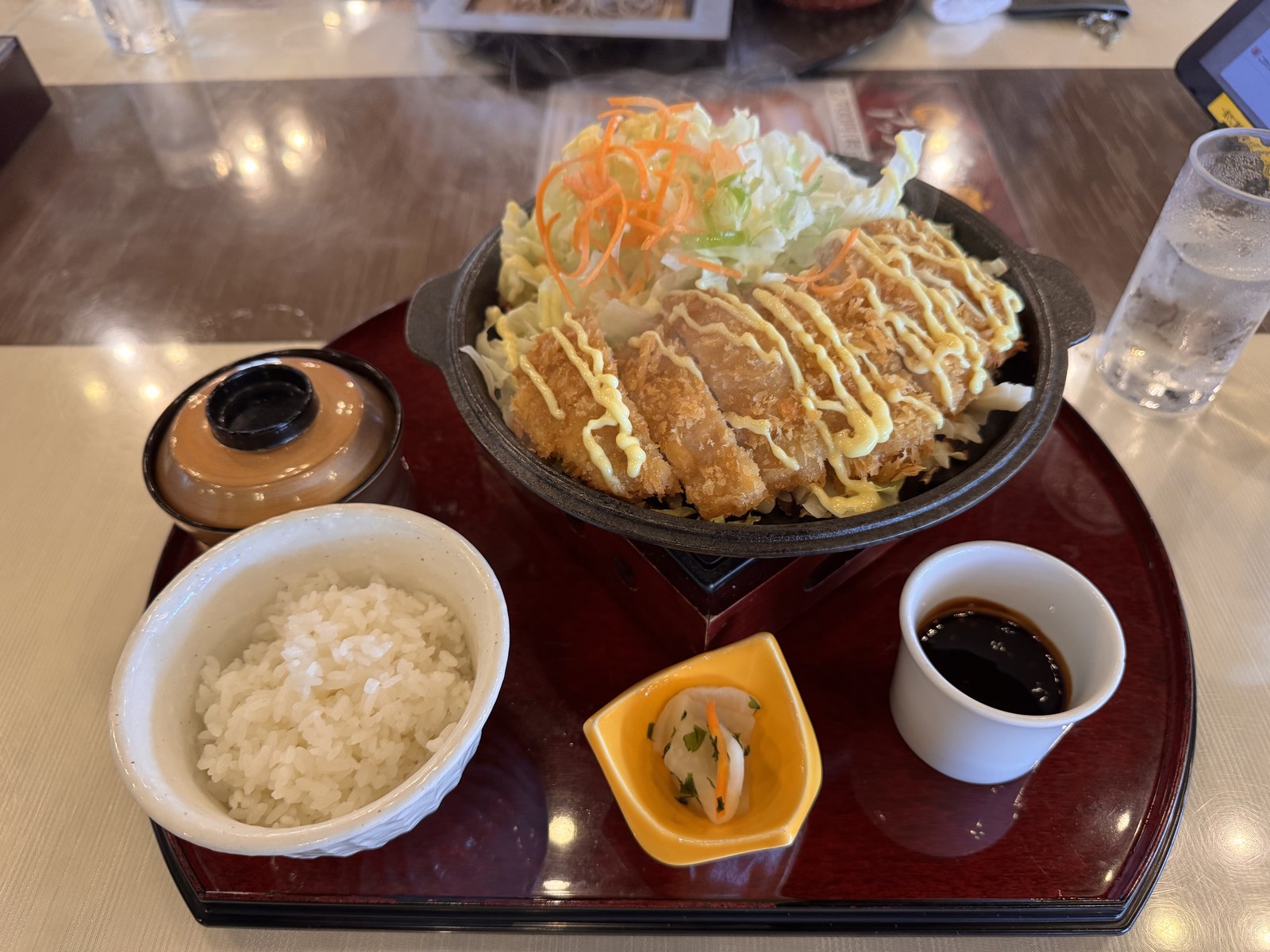 額田ゴルフ倶楽部のみかわもち豚“じゅうじゅう”味噌かつ膳